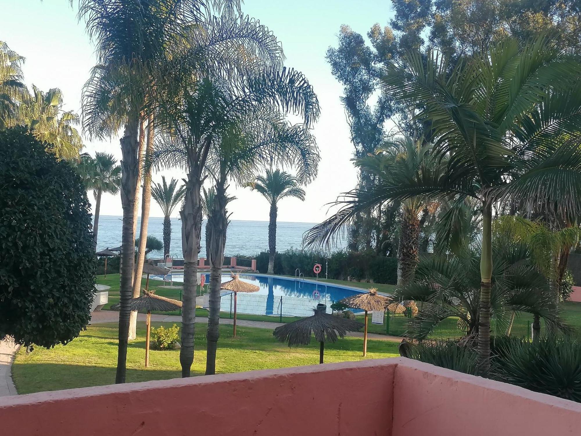 Cn-340 Suites Estepona Quarto foto