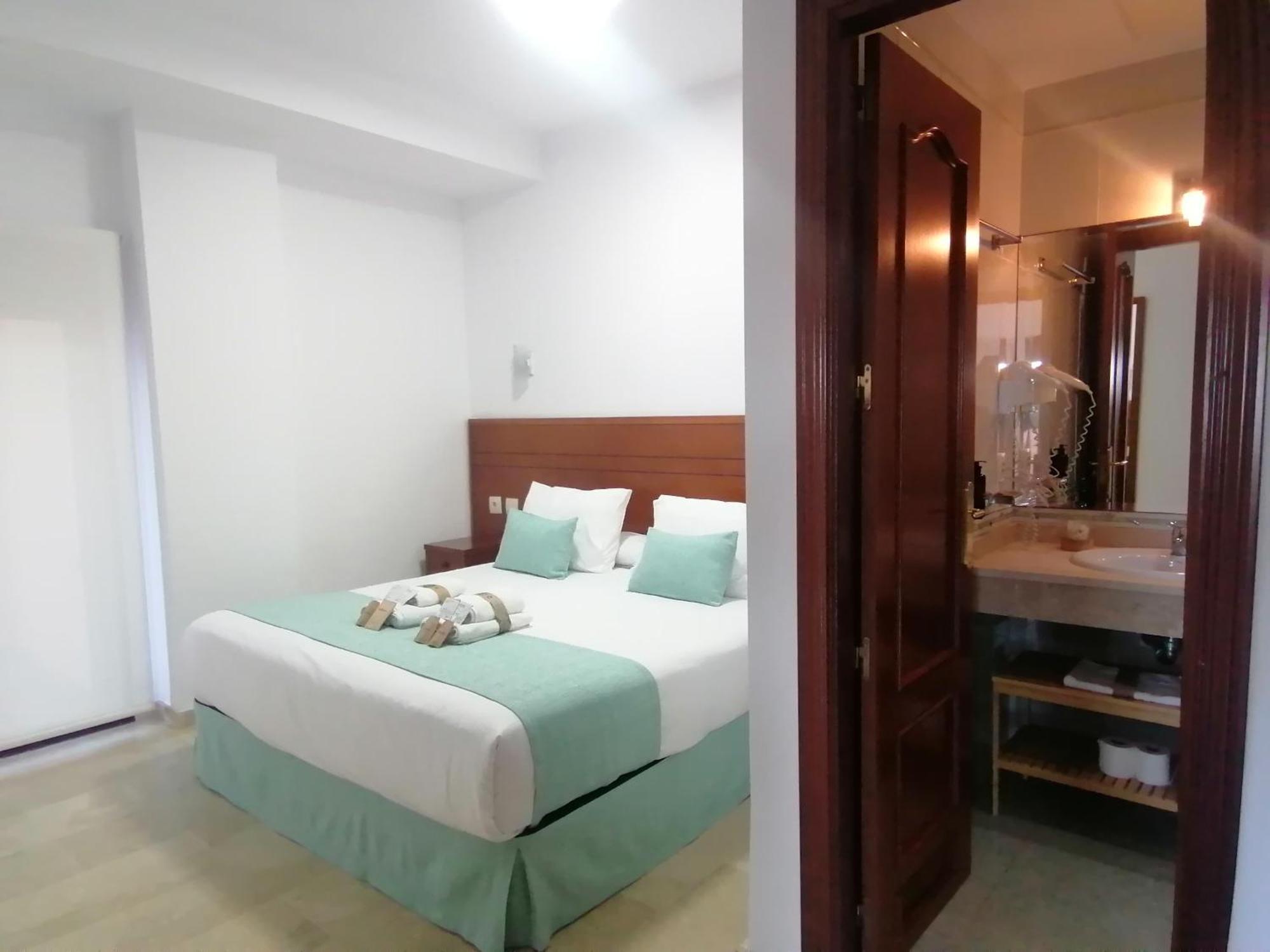 Cn-340 Suites Estepona Quarto foto