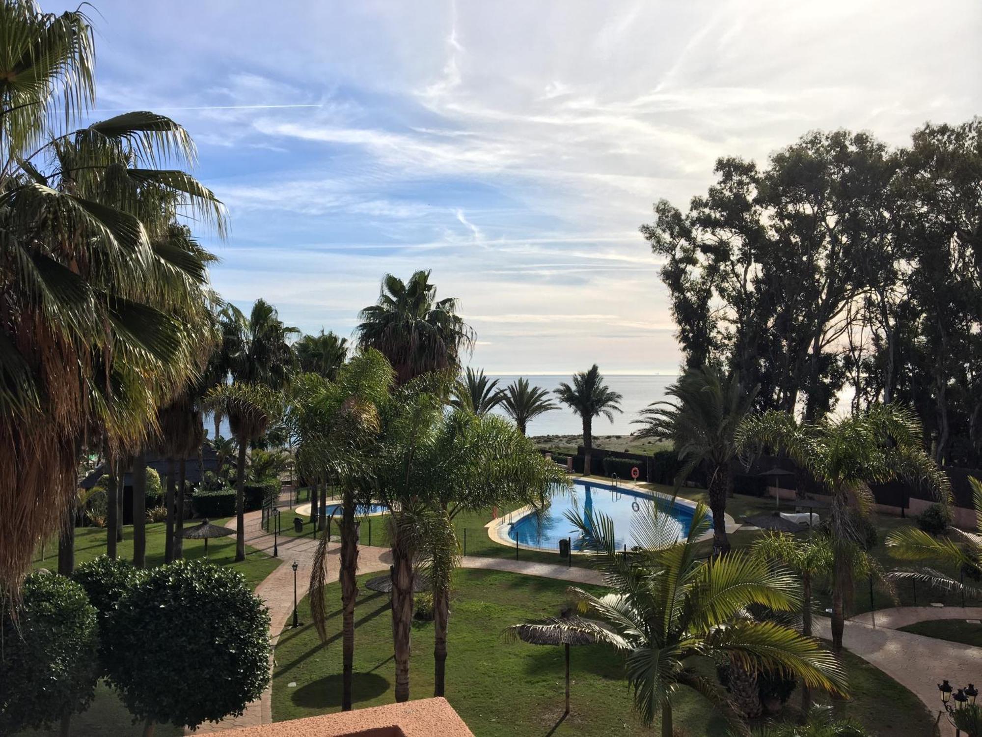 Cn-340 Suites Estepona Quarto foto