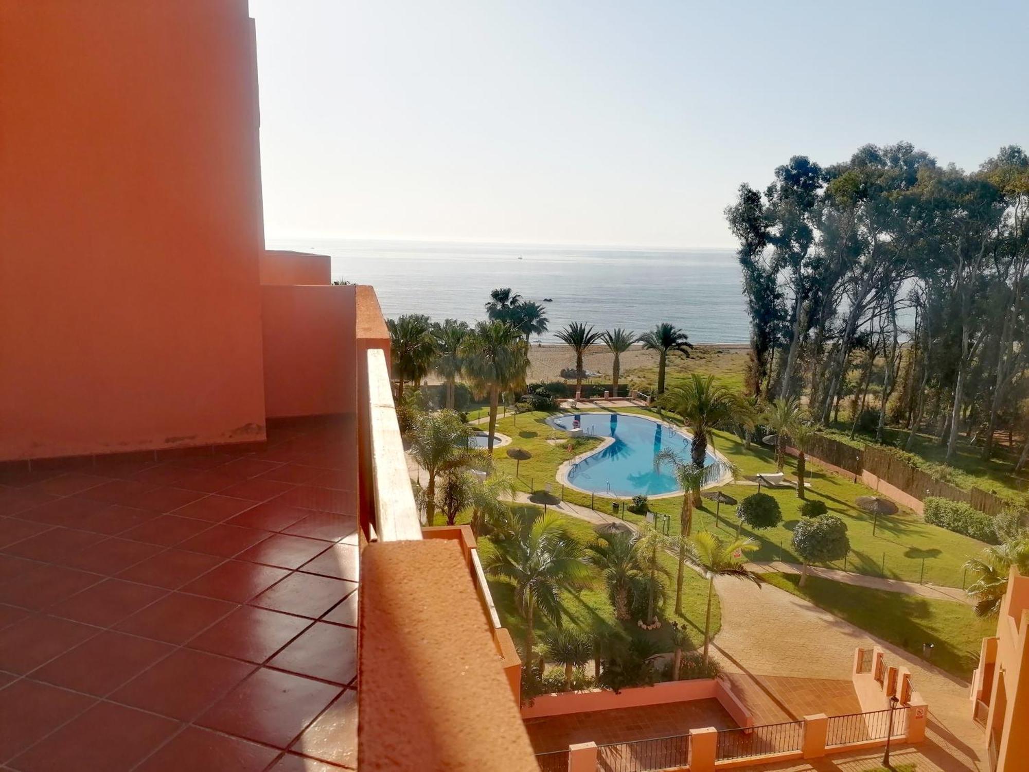 Cn-340 Suites Estepona Quarto foto