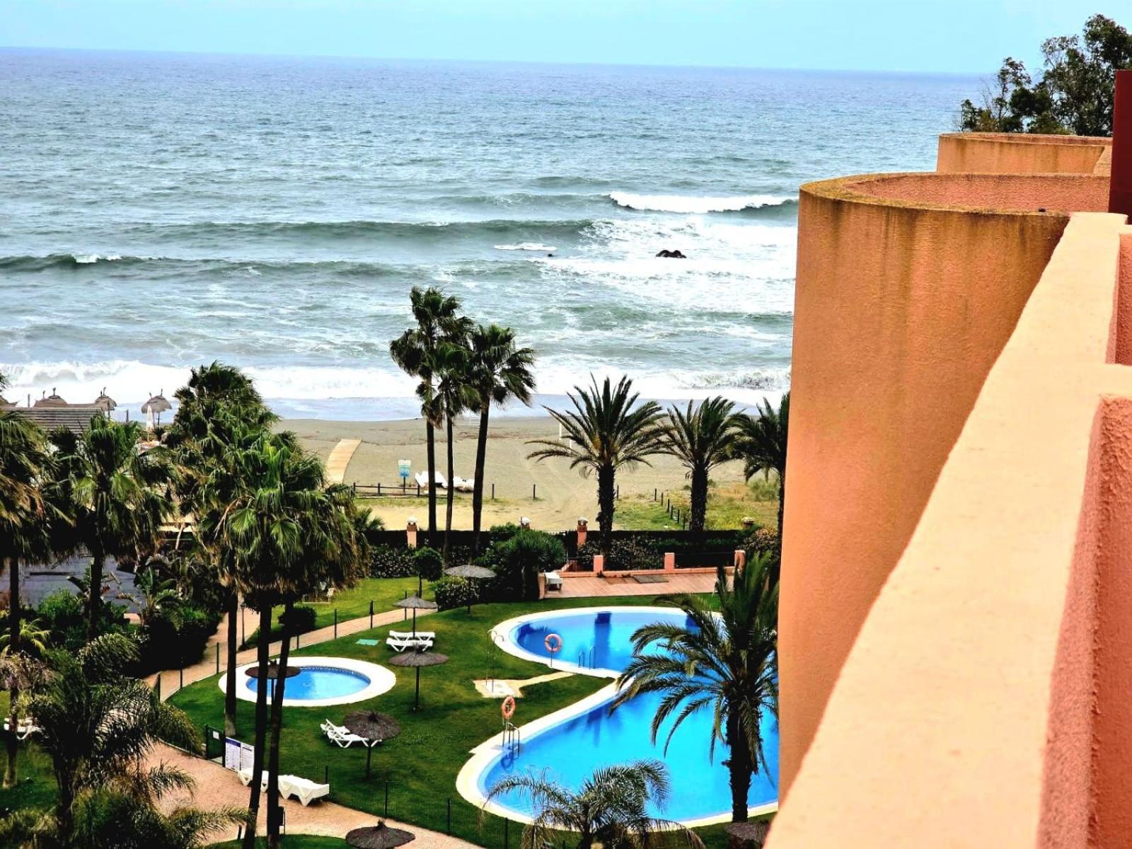 Cn-340 Suites Estepona Quarto foto